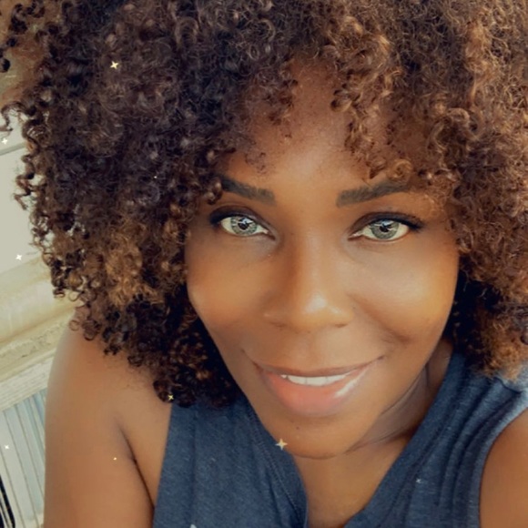 Meet your Posher, Deidra - Picture 1 of 1